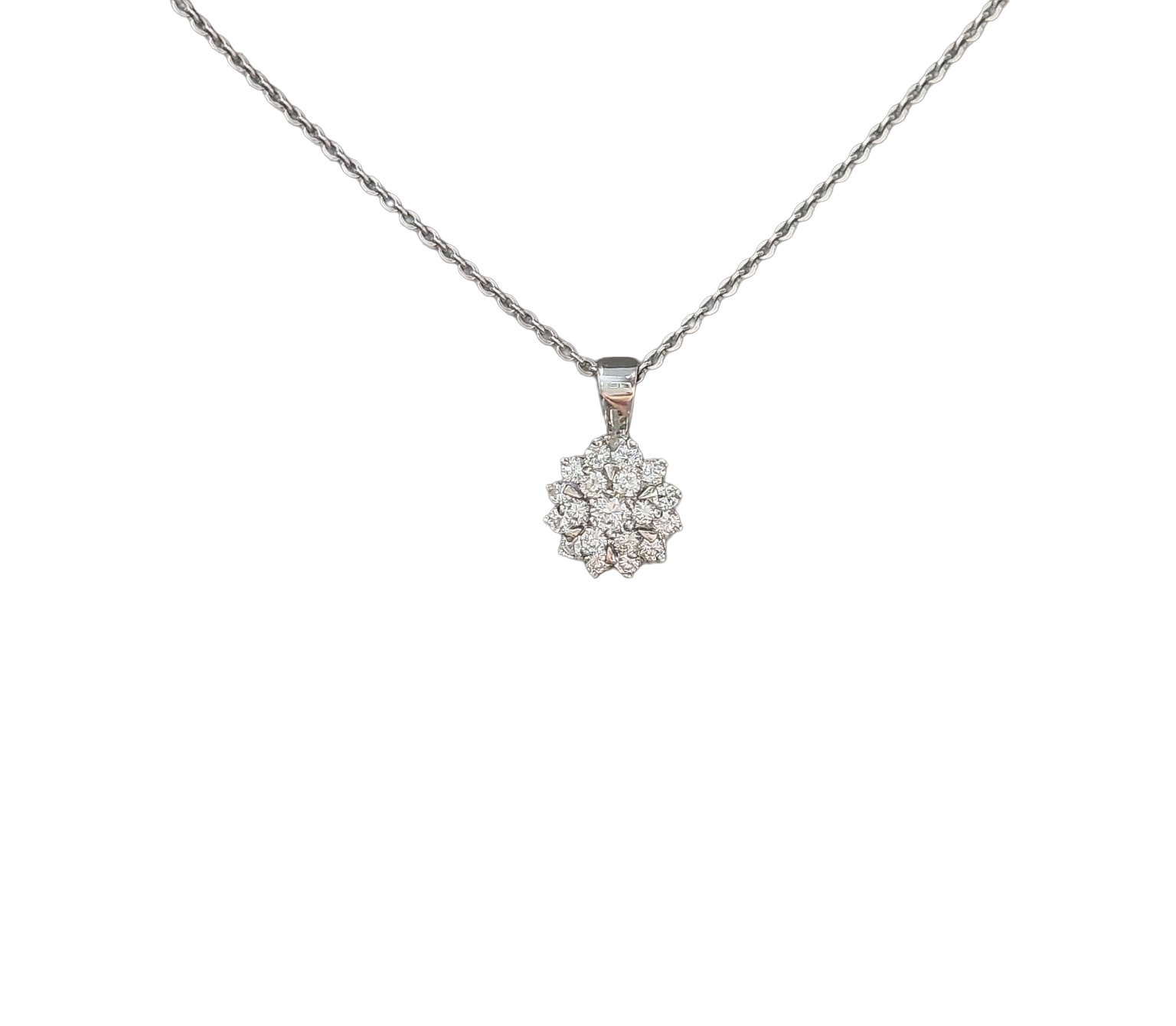 14kt witgouden entourage hanger met 19 briljanten totaal 0.38ct. Occasion