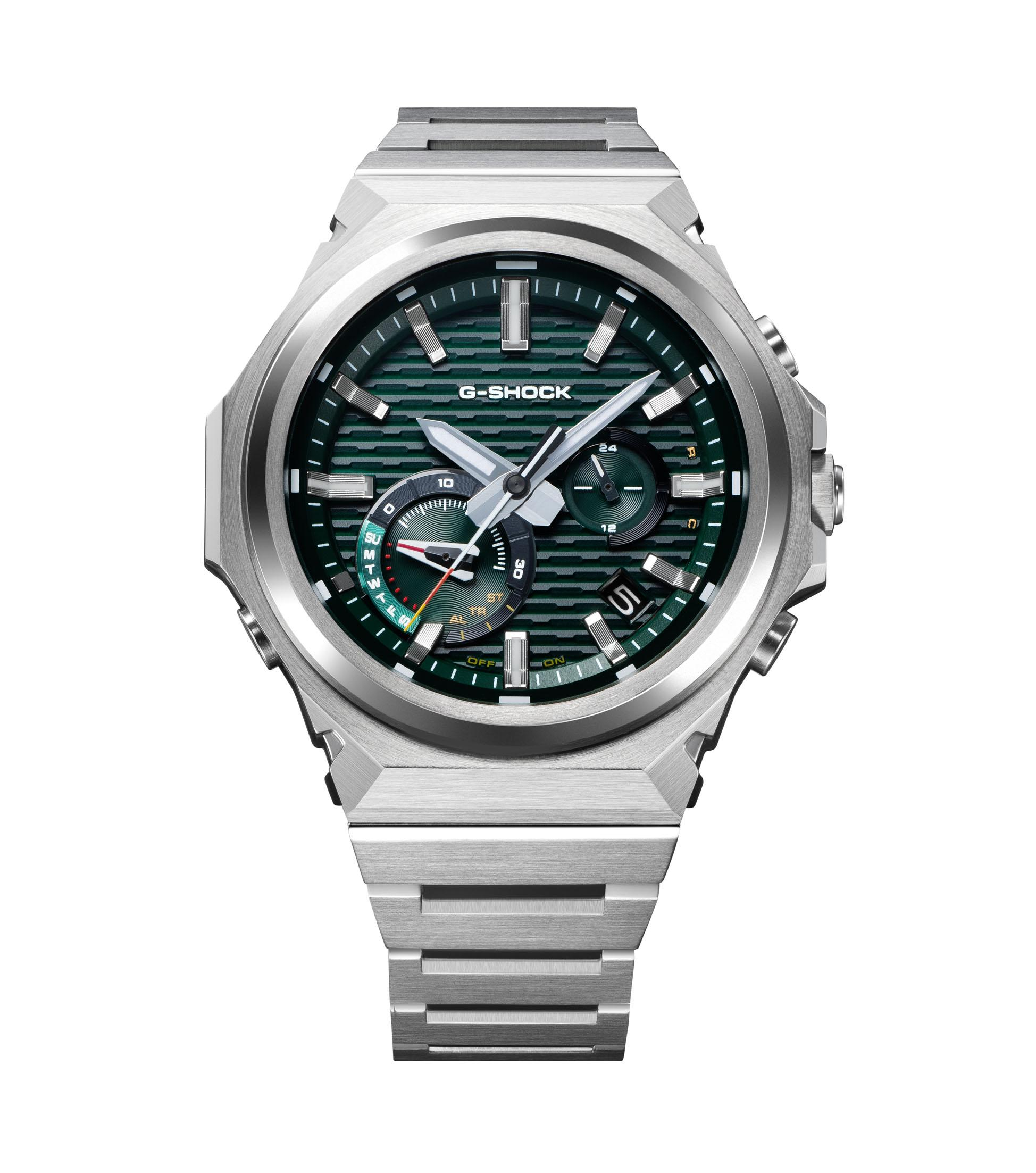 Het ontwerpprincipe van G-SHOCK is gedurende tientallen jaren verfijnd, altijd gebaseerd op functionele schoonheid. Gebouwd op deze erfenis, herinterpreteert de G-STEEL GST-B1000 de originele G-SHOCK met een gestroomlijnde esthetiek en een efficiënt, verfijnd formaat. Dit veelzijdige horloge past perfect in zakelijke, casual of outdoor omgevingen: één horloge, klaar voor elke gelegenheid.