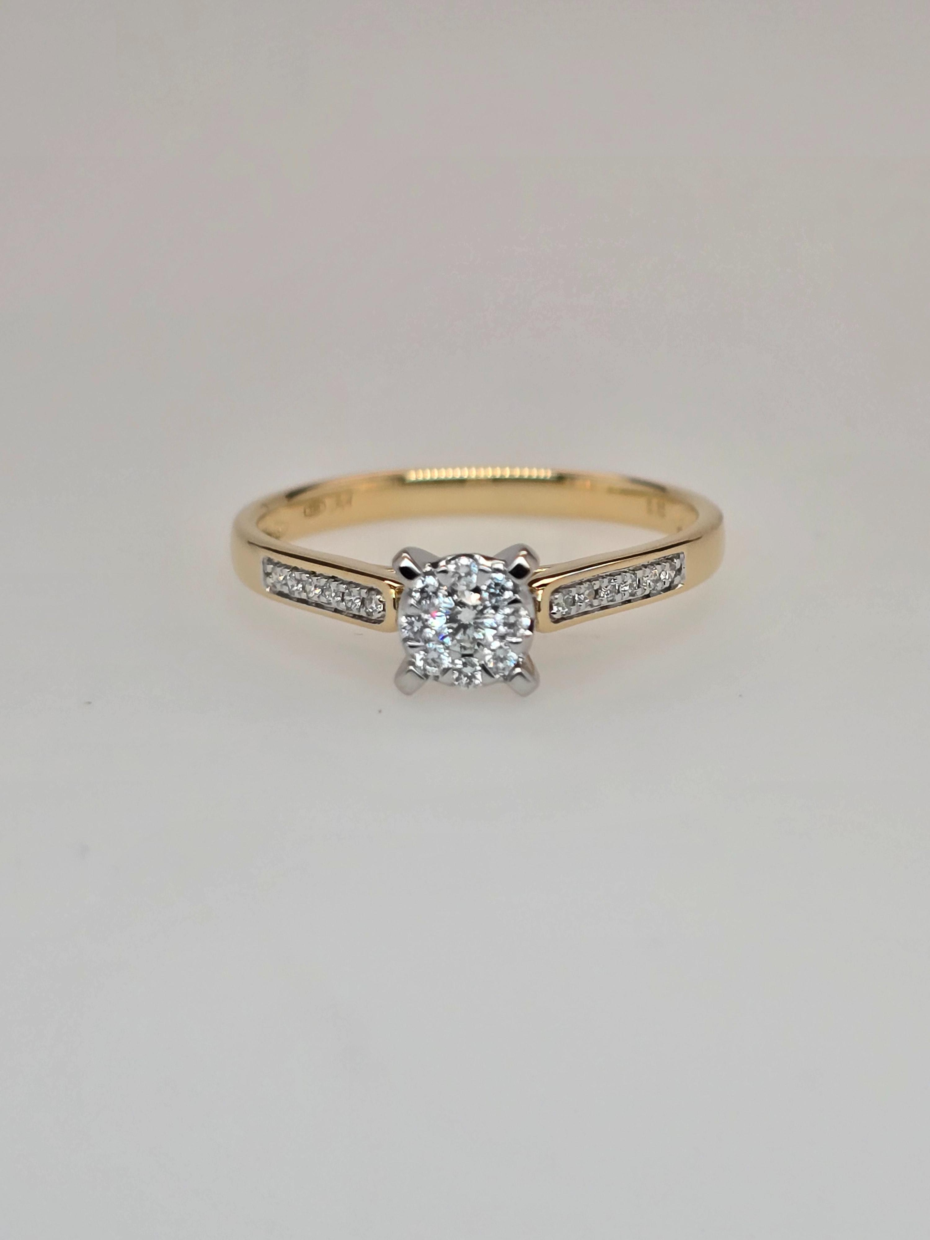 Ring wit goud 18kt met diamanten.