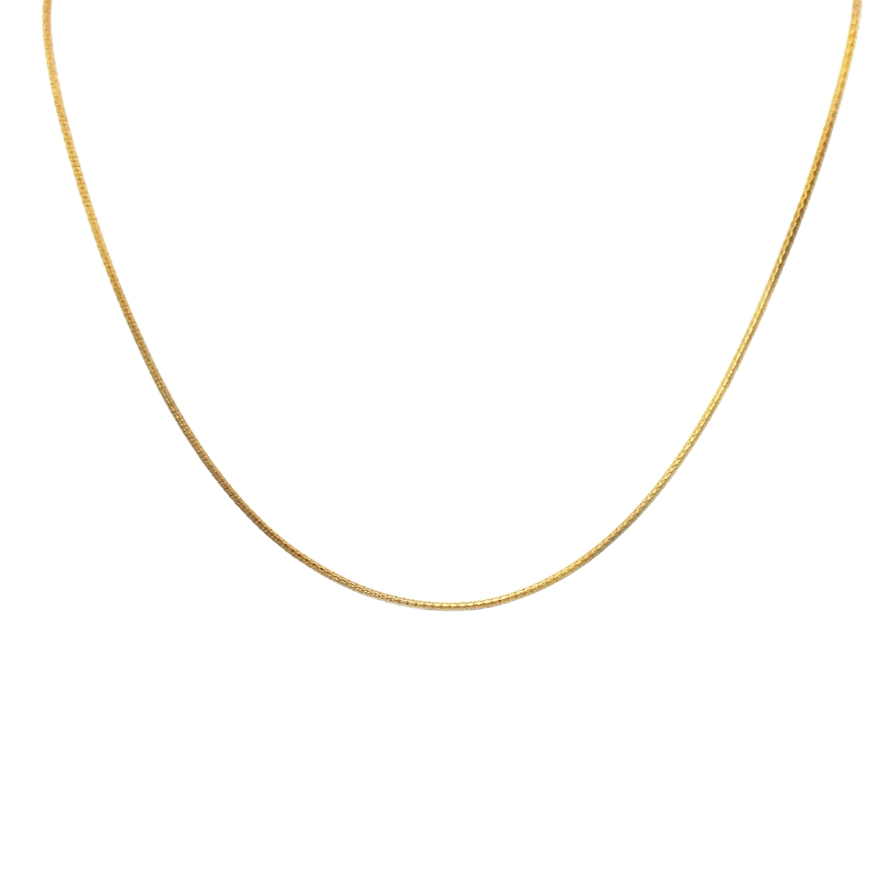 Entdecken Sie die zeitlose Eleganz dieser feinen Halskette. Die Kette ist aus edlem Gelbgold 750 gefertigt und besticht durch ihre schlichte Schönheit. Perfekt für jeden Tag oder als elegantes Detail für besondere Anlässe, verleiht diese Goldkette jedem Outfit einen Hauch von Luxus.