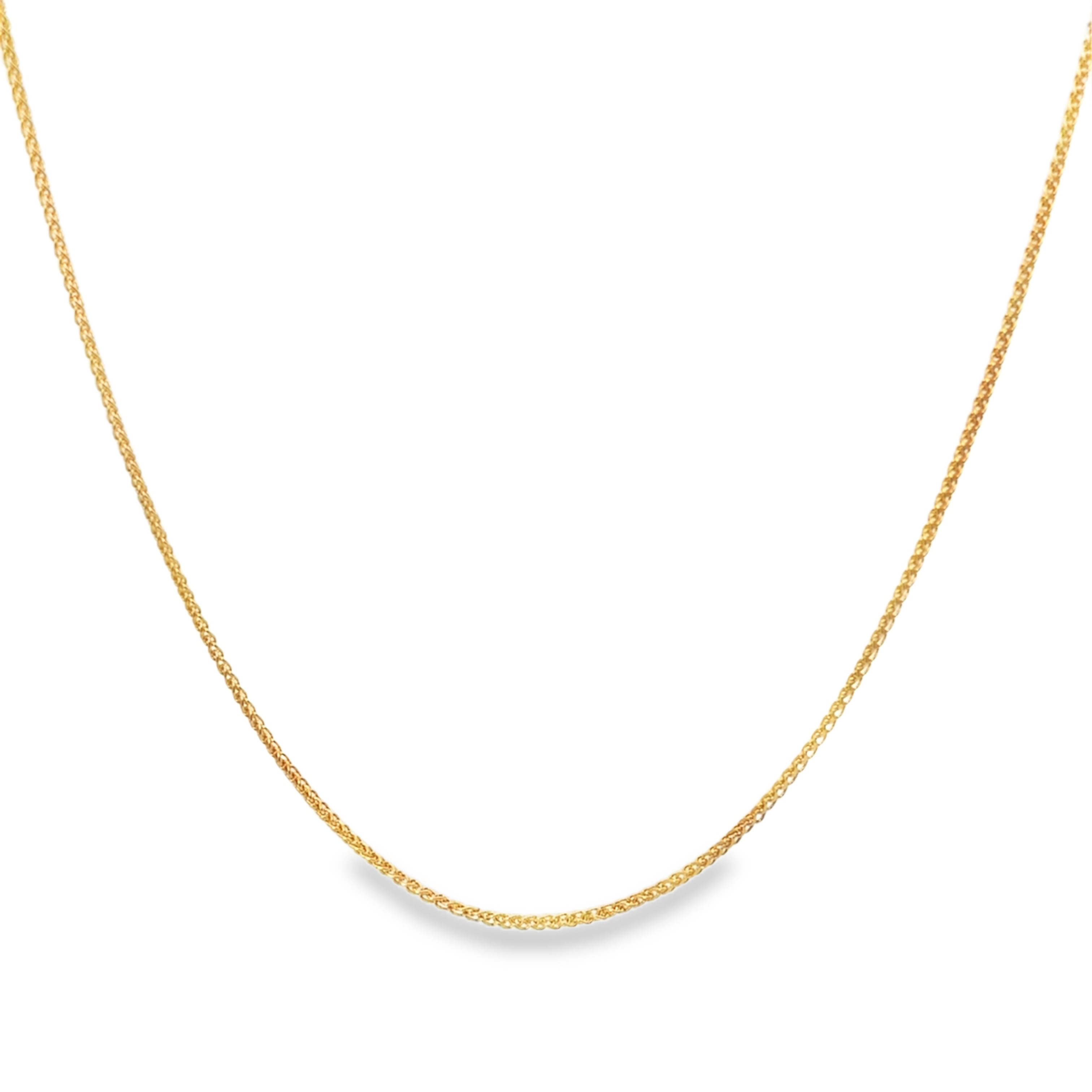 Diese Zopfkette,, ist ein zartes Schmuckstück mit 1,7 mm Stärke und 45 cm Länge, ausgestattet mit einem Karabiner-Verschluss. Ideal zum Tragen als tägliches Accessoire oder bei besonderen Anlässen. Perfekt kombinierbar mit anderen Ketten für einen stilvollen Layering-Look.

Kategorië: Schmuck  
Schmucktyp: Halskette