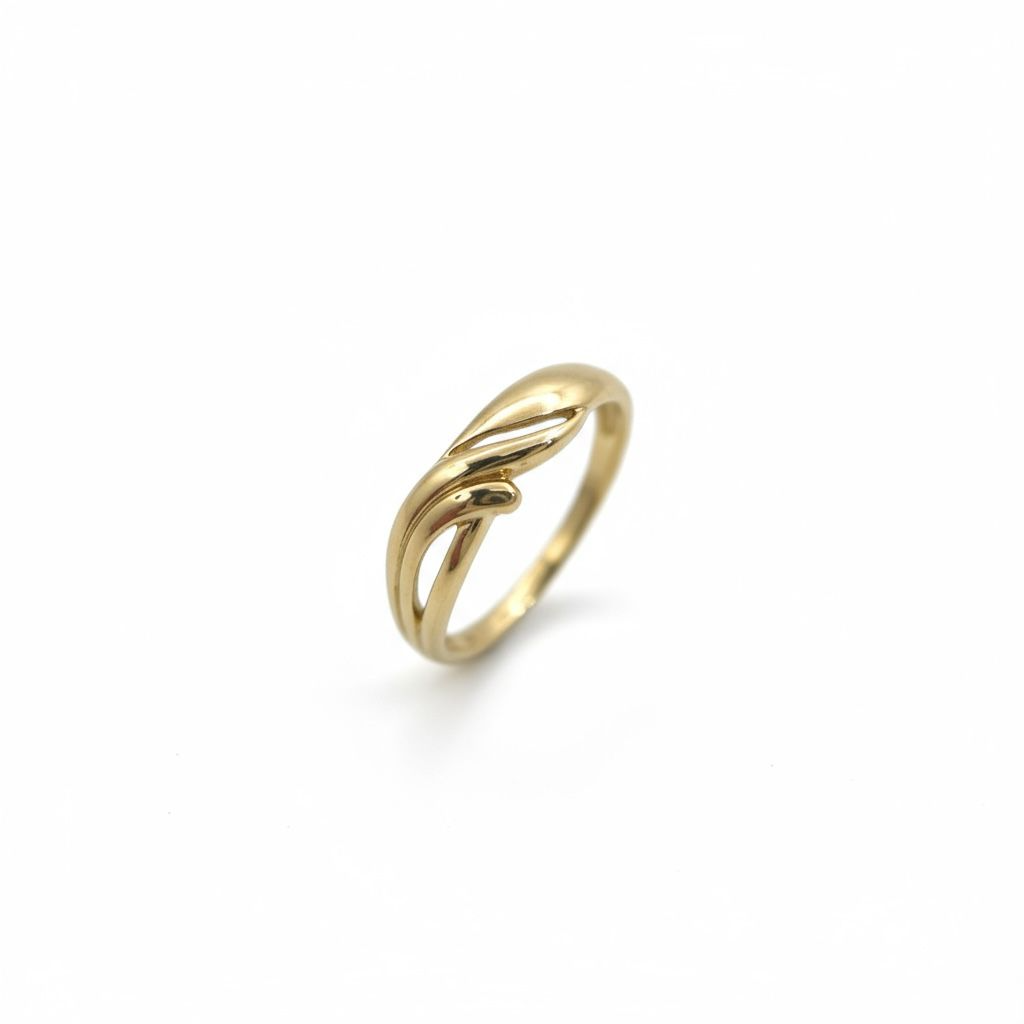 De Sierring, biedt verfijning en elegantie met zijn geelgouden afwerking. Deze ring, gecategoriseerd als sieraad, voegt een vleugje luxe toe aan elke outfit. Draag hem solo voor een subtiele look of combineer hem met andere ringen voor een krachtige statement. Perfect voor dagelijks gebruik of speciale gelegenheden.