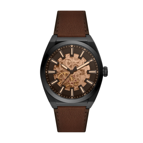 De FOSSIL HORLOGE ME3207 is een stijlvolle polshorloge, perfect voor dagelijks gebruik of speciale gelegenheden. Draag het op je minder dominante pols, meestal de linker voor rechtshandigen, voor optimaal comfort en gebruiksgemak. Combineer het met zowel formele als informele outfits voor een tijdloze look. Voeg een persoonlijk tintje toe met bijpassende accessoires.