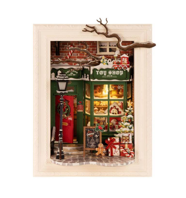 Denk aan de Kerstsfeer tijdens het winkelen en dan kom je dit fantastische winkeltje tegen. Helemaal in de vintage stijl, met Gingerbread poppetjes, zuurstokken maar ook kerstkransen en mooi ingepakte cadeautjes. In deze winkel gaat het je zeker lukken om een Kerstcadeau te vinden. Alle benodigde spullen zitten in de verpakking inclusief een stap-voor-stap handleiding met afbeeldingen om dit leuke winkeltje te maken.

Geef dit bouwpakket cadeau of ga ‘m zelf maken!

Laat je nu verrassen door dit mooie, nieuwe bouwpakket van Robotime!