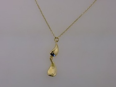 Der CollierSilber GP 45cm, Modellnummer 25-404K, ist eine elegante Halskette aus hochwertigem Silber mit Goldbeschichtung. Sie besticht durch ihr zeitloses Design und ist ein vielseitiges Accessoire f&uuml;r jeden Anlass. Tragen Sie diese Halskette als Statement-St&uuml;ck auf einem schlichten Oberteil oder kombinieren Sie sie mit anderen Schmuckst&uuml;cken f&uuml;r einen eleganten Layering-Look.