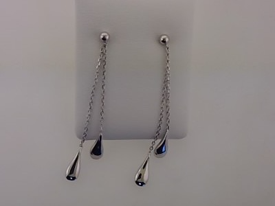 Diese Ohrh&auml;nger mit Modellnummer 25-421 geh&ouml;ren zur Kategorie der Schmuckst&uuml;cke und speziell zu den Anh&auml;nger-Ohrringen. Perfekt f&uuml;r besondere Anl&auml;sse, verleihen sie jedem Outfit einen Hauch von Eleganz. Tragen Sie sie zusammen mit einer hochgesteckten Frisur, um die Ohrringe optimal zur Geltung zu bringen und einen glamour&ouml;sen Look zu erzielen.