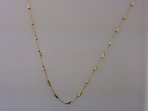 Der Collier Collier mit der Modellnummer 25-436 ist ein elegantes Schmuckst&uuml;ck der Kategorie "Jewelry". Es handelt sich um eine Halskette (Typ: NECKLACE) aus hochwertigem GOLD mit einem Gewicht von 2,9 Gramm. Tragen Sie es als stilvolles Accessoire zu besonderen Anl&auml;ssen oder als t&auml;gliches Highlight, um jedem Outfit einen Hauch von Eleganz zu verleihen.