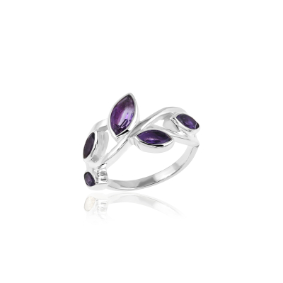 Zilveren ring met amethyst in marquise slijpvorm