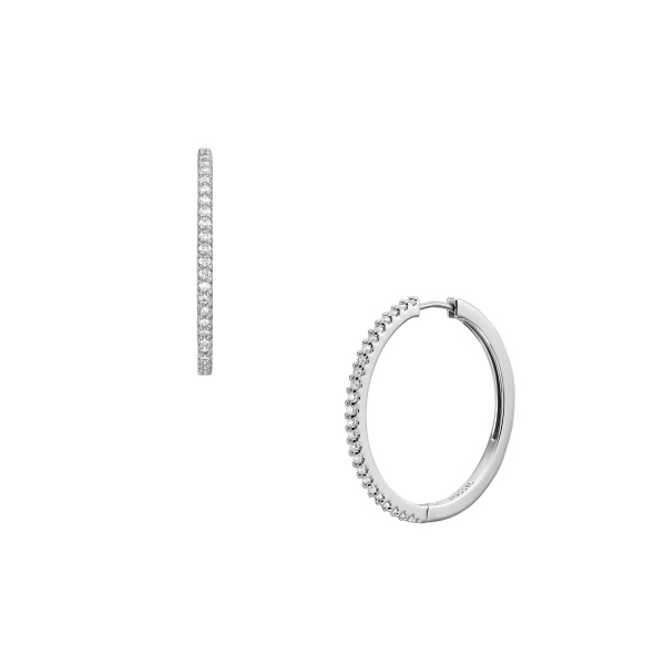 De FOSSIL ELLIS OORRINGEN model JA7274040 is een statement sieraad onder de categorie 'Jewel' met het type 'Creoolse Oorbellen'. Deze elegante oorbellen zijn perfect voor zowel dagelijks gebruik als voor speciale gelegenheden. Combineer ze met je favoriete casual outfit of draag ze als blikvanger bij avondkleding voor een stijlvolle uitstraling.