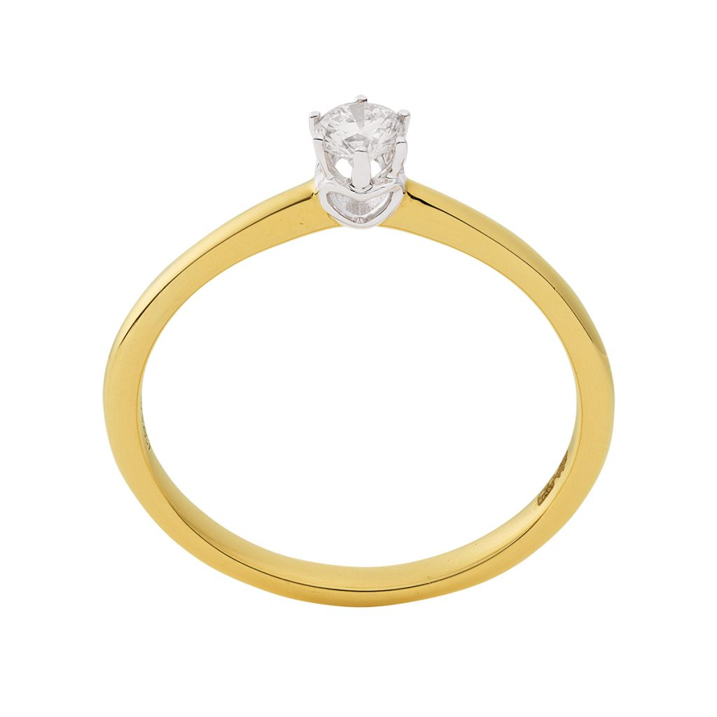 De 14krt geelgouden solitair ring R2022/1 heeft een elegante briljante diamant van 0.05ct met zuiverheid SI1 en kleur G. Deze prachtige ring in maat 55 is perfect voor een subtiele, maar verfijnde uitstraling. Draag hem solo voor een klassieke look of combineer met andere ringen voor een trendy stapel-effect.