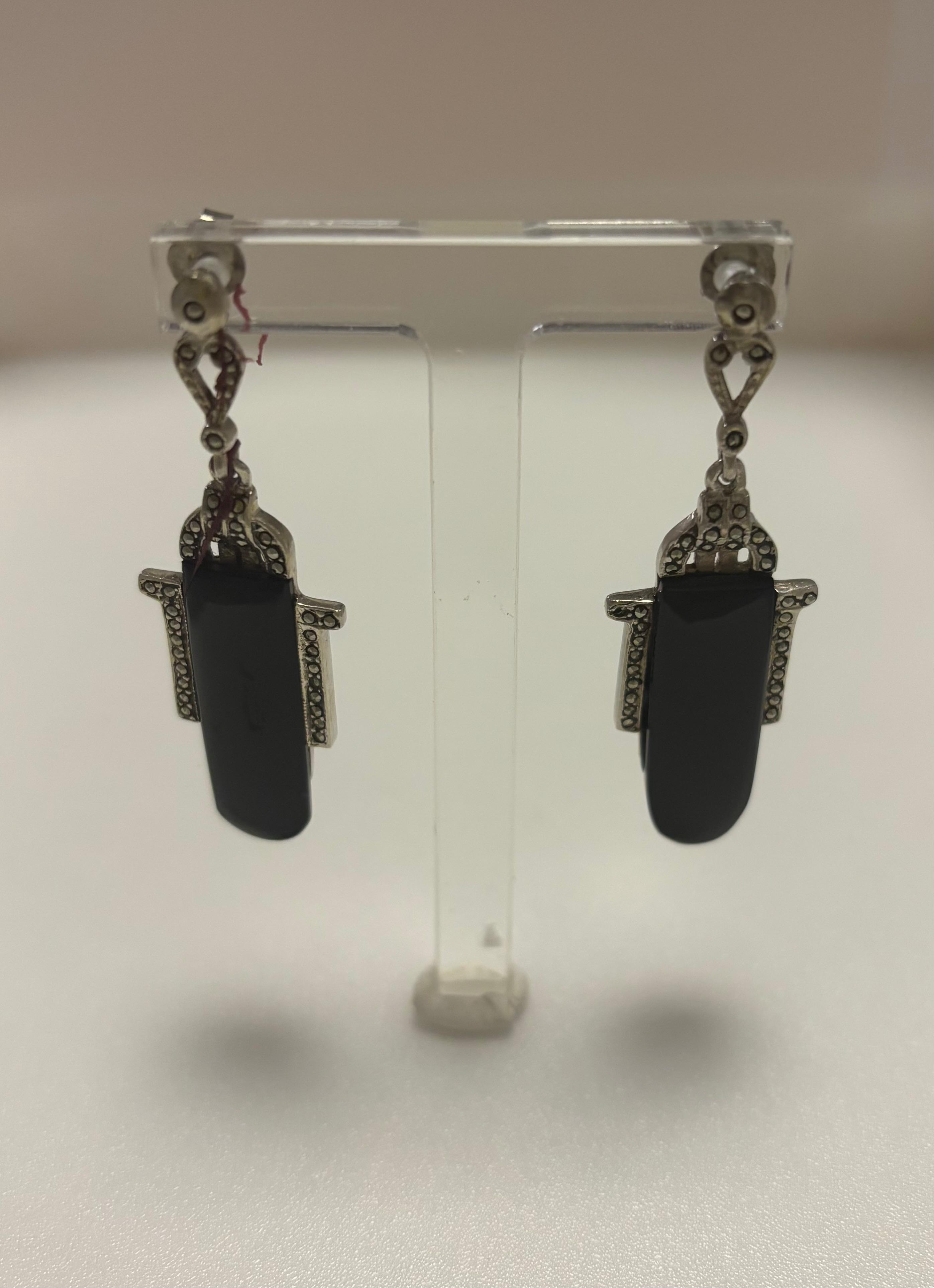 Zilveren oorhangers met zwarte onyx