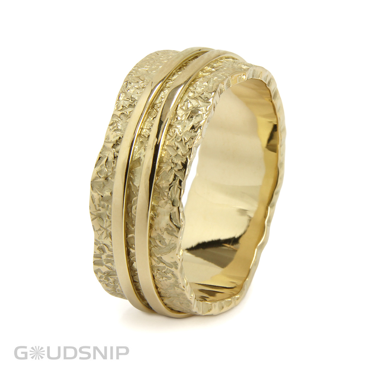 14 karaat gouden ring 20mm breed gemaakt in eigen atelier, kan ook geleverd worden in witgoud of zilver.