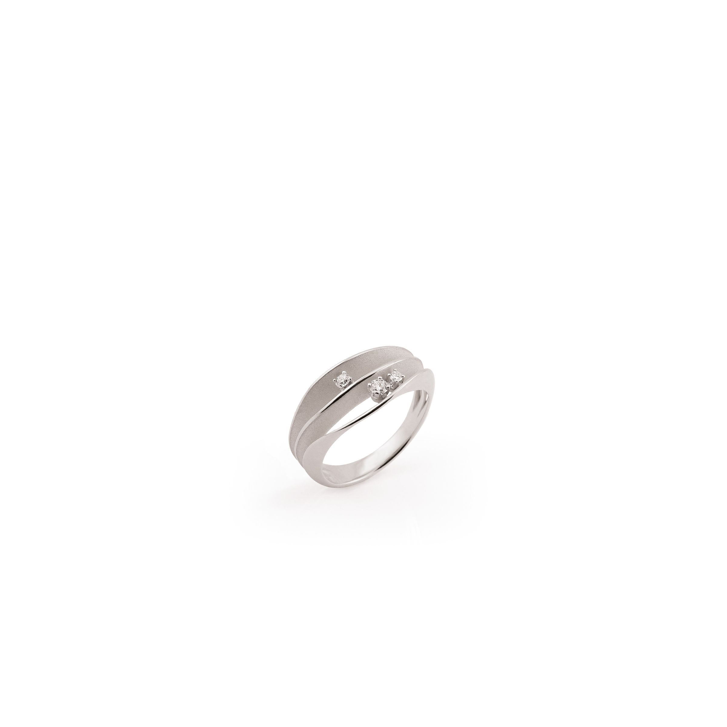 Dune Chic Series Ring, 18Kt White Ice Gold with Diamonds

Dia ct. 0.12