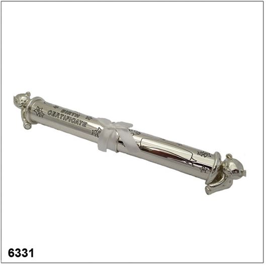 De Verzilverde Geboorte Akte Houder - Twinkle Beer - WG-06331 is een gloednieuw product dat behoort tot de categorie geboortedocumenten-artikelen. Het is ontworpen om geboorteschatten stijlvol te bewaren. Ideaal als cadeau voor nieuwe ouders. De beste manier om het te gebruiken is door het op een prominente plek in de babykamer te tonen.