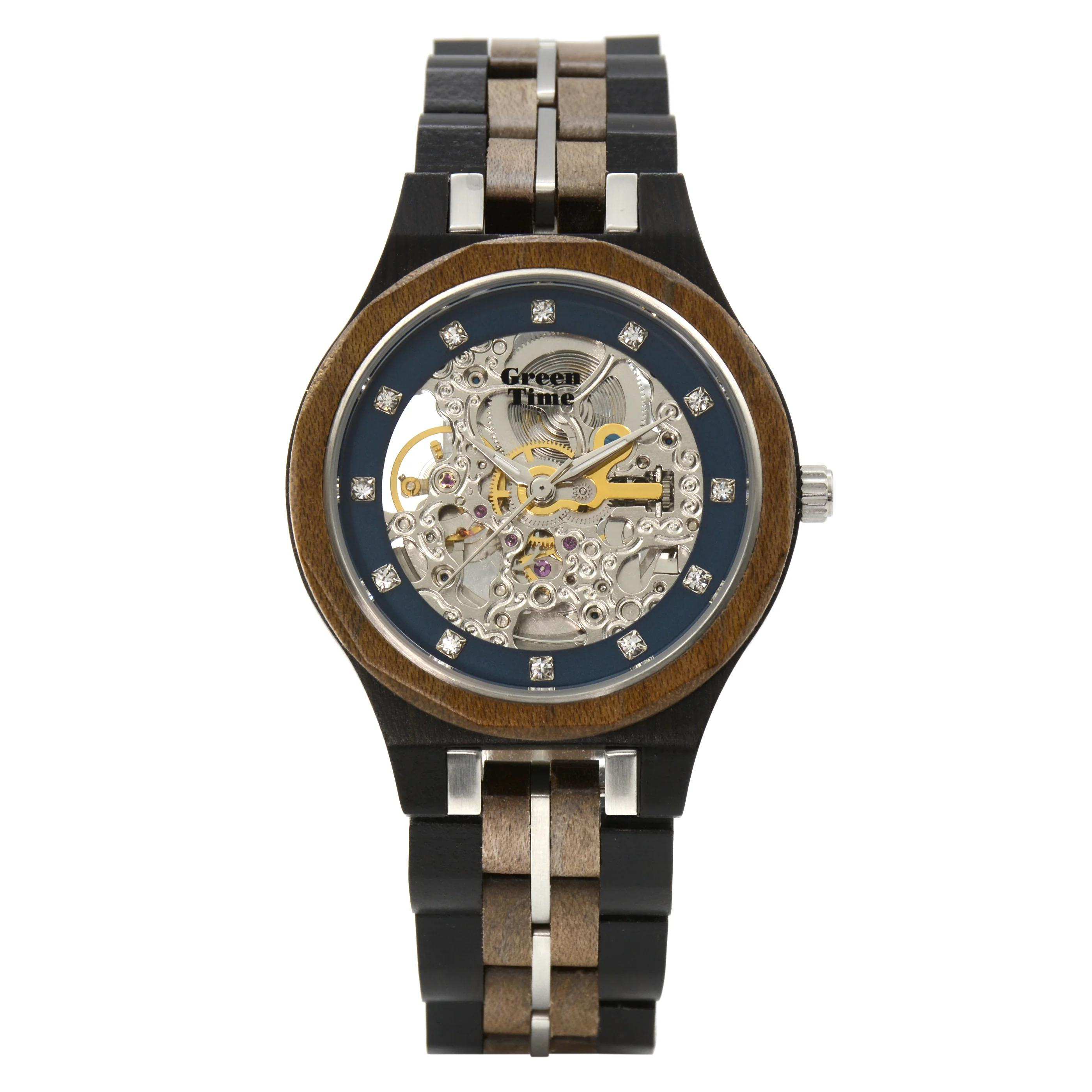 De Green Time Horloge is een stijlvol automaat horloge. Als polshorloge voegt het een vleugje elegantie toe aan elke outfit. Het is ontworpen voor dagelijks gebruik en past perfect om uw pols. Dit horloge is ideaal voor zowel formele als informele gelegenheden, waardoor u altijd op tijd en modieus bent.