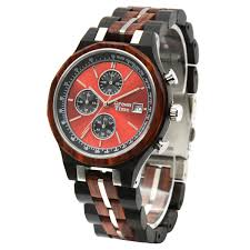 De Green Time Horloge is een stijlvol horloge. Als polshorloge voegt het een vleugje elegantie toe aan elke outfit. Het is ontworpen voor dagelijks gebruik en past perfect om uw pols. Dit horloge is ideaal voor zowel formele als informele gelegenheden, waardoor u altijd op tijd en modieus bent.