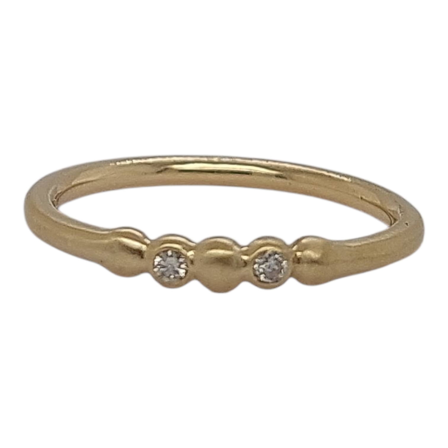 14kt gouden ring met 2 diamanten van totaal 0,04ct
