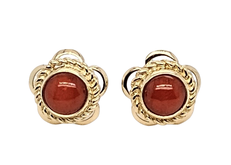 prachtige geelgouden bloedkoralen oorknoppen met schulprand.