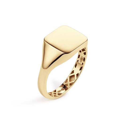 Product 2142120 is een prachtig gouden sieraad dat elegantie en stijl biedt. Het is perfect voor speciale gelegenheden en voegt een vleugje luxe toe aan elke outfit. Draag het op een gala of een formele bijeenkomst voor een verfijnde uitstraling. Combineer met andere delicate sieraden voor een complete, chique look.