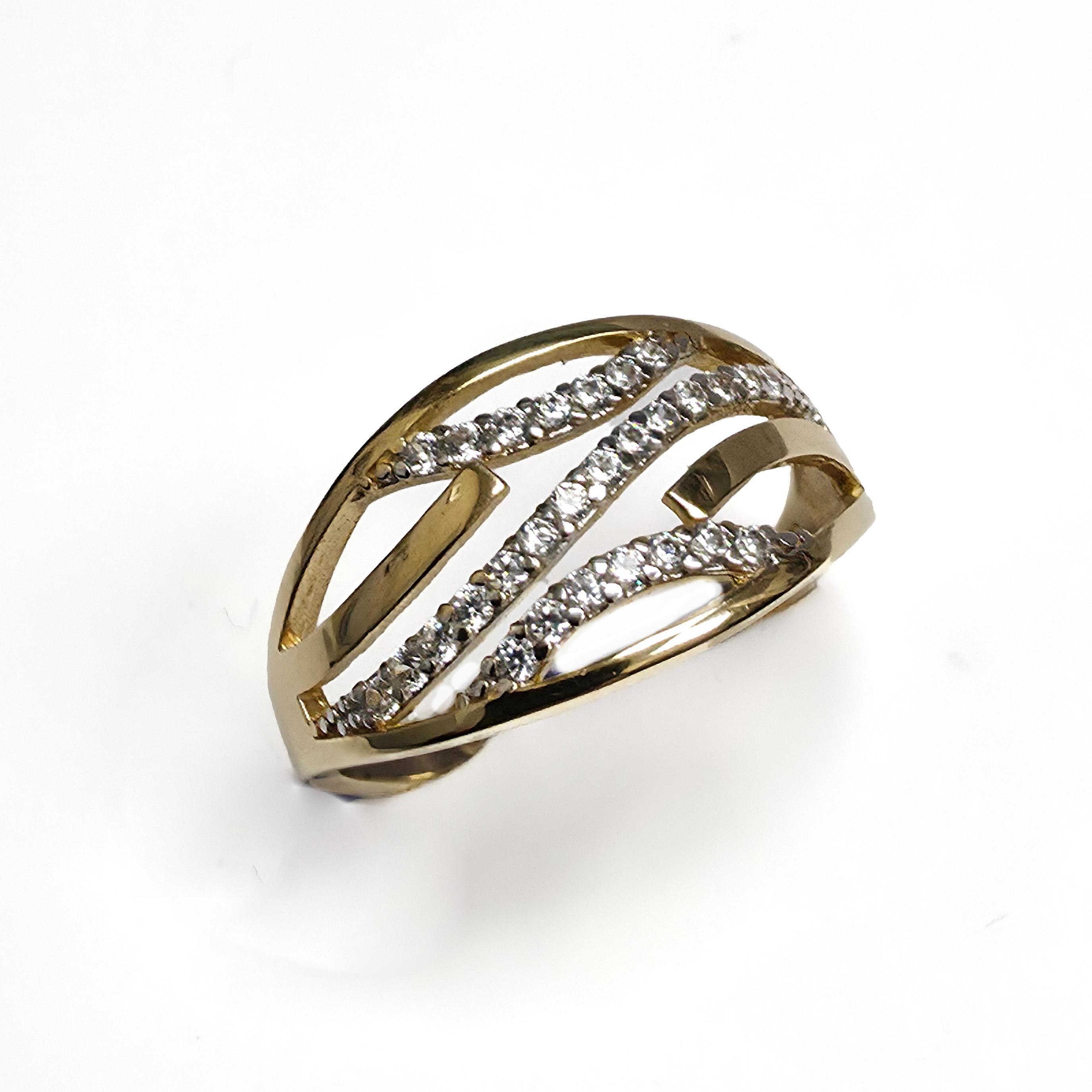 Sierlijke ring met zirkonia banen