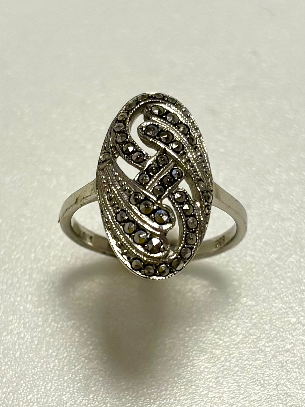 Zilveren ring met markesiet 