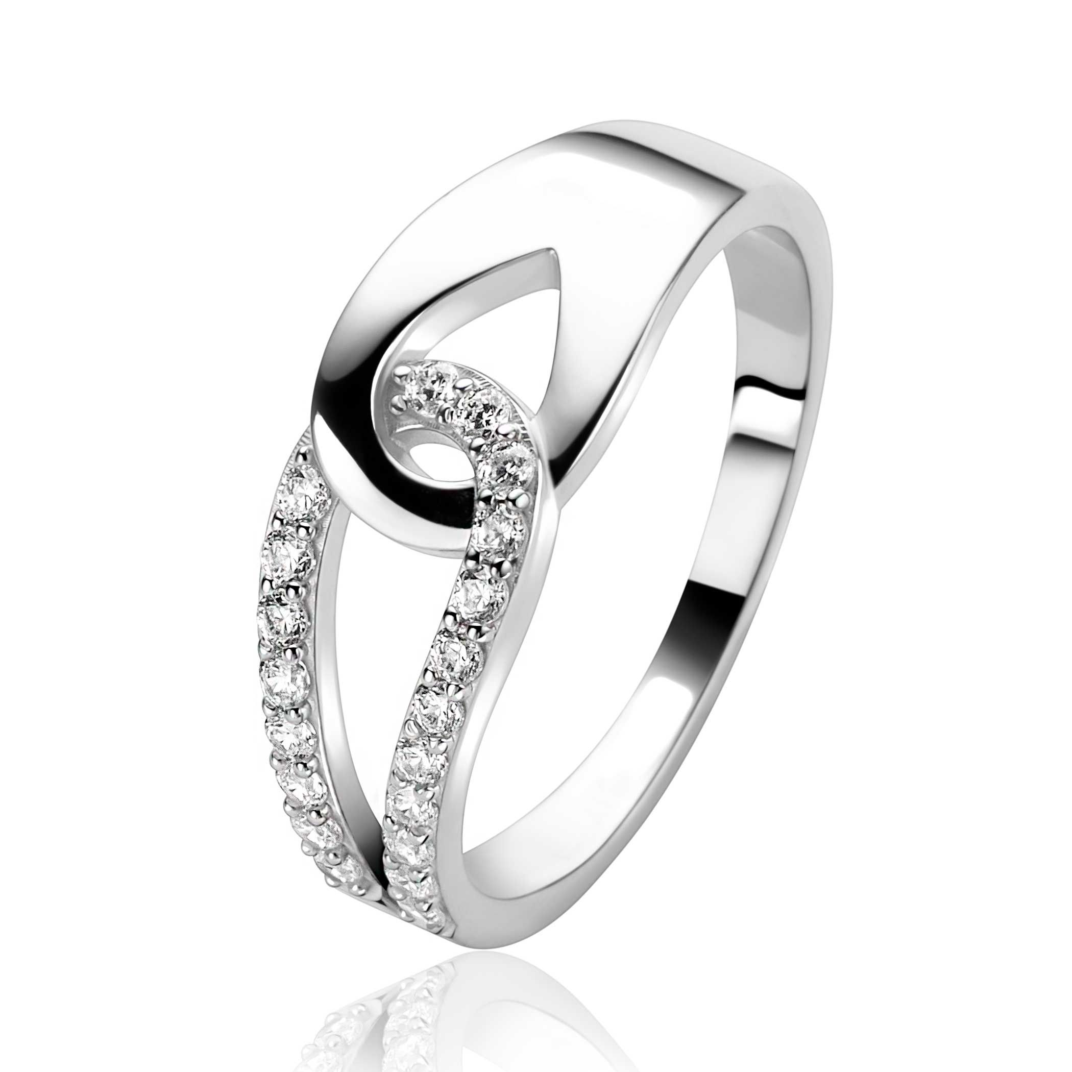 ZINZI zilveren ring met twee in elkaar gevlochten druppelvormen, waarvan een is bezet met witte zirkonia's. Vervaardigd van eerste gehalte zilver (925) en voorzien van een extra rodiumlaag.