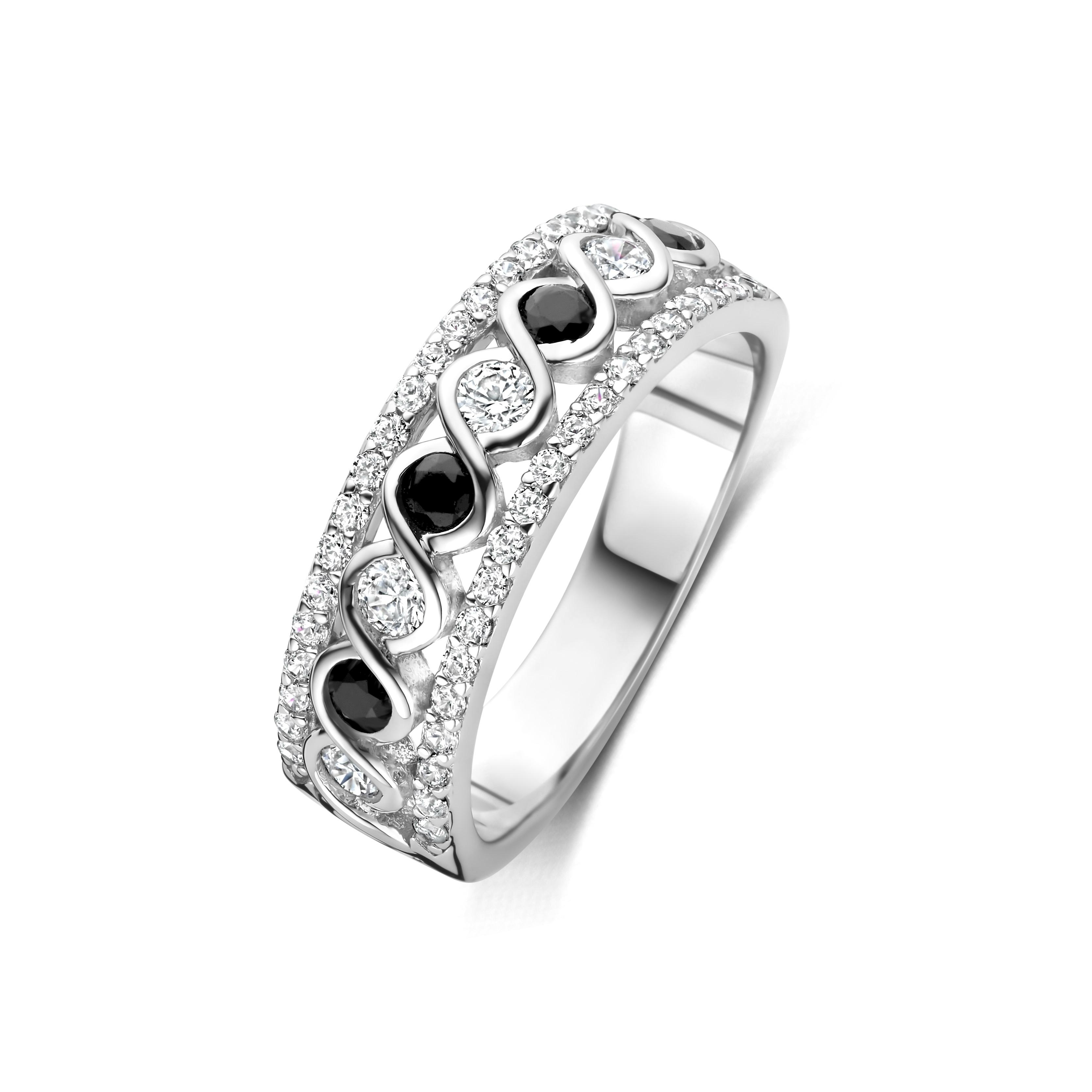 De Rosa di Luca zilveren ring modelnummer 62910854 is een verfijnde en elegante ring gemaakt van 925 sterling zilver, bezet met een opvallende zwarte zirkonia. Met een ringmaat van 54 en een zilverkleurige afwerking is het een tijdloze aanvulling voor elke sieradencollectie. Ideaal om te dragen als statementpiece of in combinatie met andere zilveren sieraden voor een stijlvolle look.
