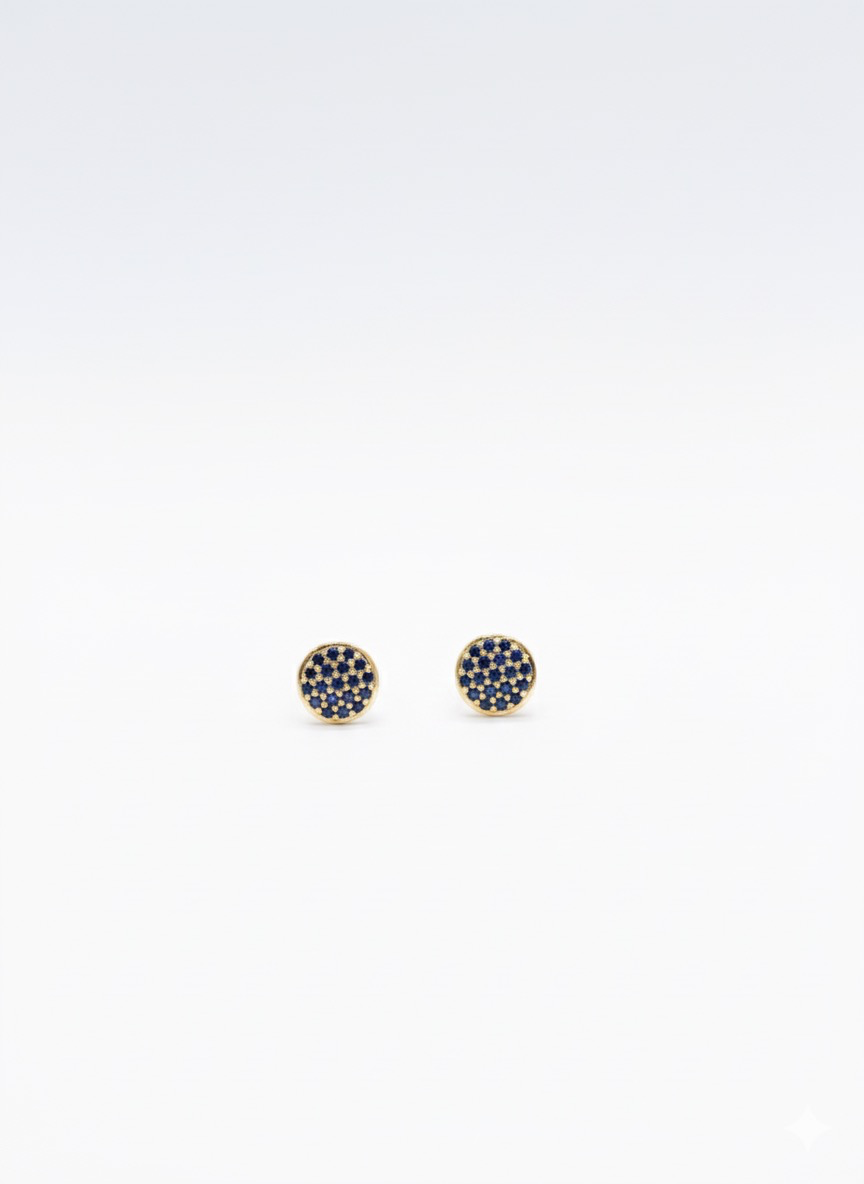 Ontdek de elegante 14 karaats gouden oorbellen met saffier, modelnummer 4315. Deze nieuwe, schitterende oorstekers zijn goudkleurig en gemaakt van 14-karaats goud. Met een prachtige glans en een verfijnde saffier als edelsteen, zijn ze perfect voor elke gelegenheid. Draag ze bij formele evenementen of als verfijnde toevoeging aan je dagelijkse look.