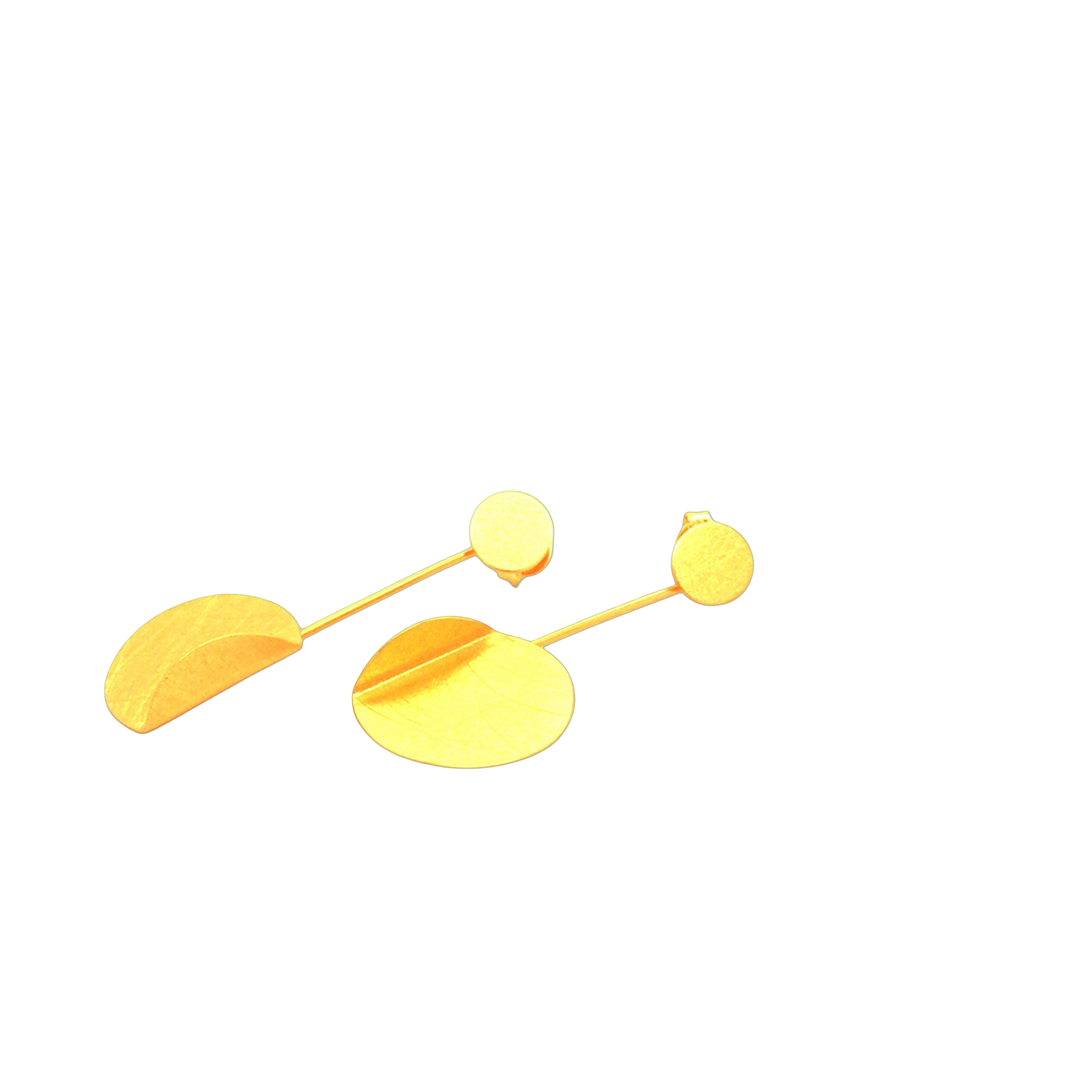 Die Ohrhänger Silber vergoldet zeichnen sich durch ihre silberfarbene Optik und das Material Silber aus. Als Creolen-Ohrringe sind sie vielseitig tragbar. Sie passen ideal zu eleganten Outfits oder als stilvolles Highlight im Alltag. Diese Schmuckstücke verschönern jedes Ensemble und verleihen Ihrem Look eine zeitlose Eleganz.