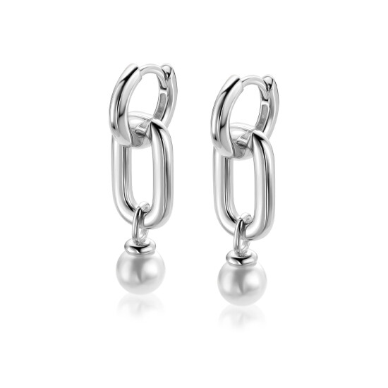 ZINZI zilveren oorbedels met een langwerpige stoere schakel (23mm) en een bungelende witte parel (6mm). De oorbedels zijn vervaardigd van eerste gehalte zilver (925) en voorzien van een extra rodiumlaag voor een langdurige glans.