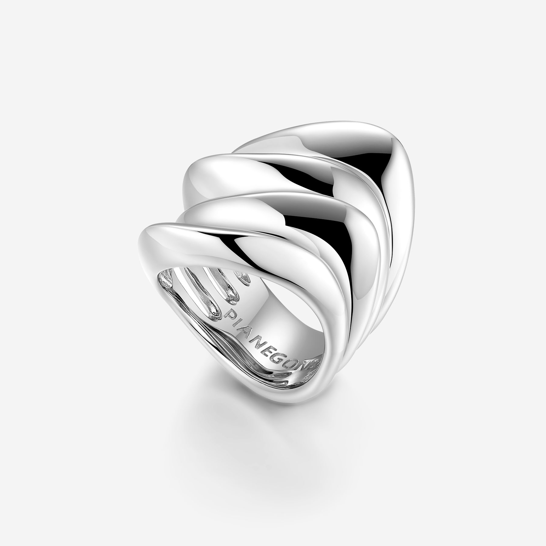 Details
Metals: 925‰ Sterling silver
Collection: CONVERSUS
Discover the Conversus collection by Pianegonda, precious silver jewels with sinuous and soft lines, able to enhance the beauty of those who wear them at all times. The catalog includes bracelets, necklaces, earrings and rings, carefully crafted to offer the ultimate experience on every occasion. Discover the beauty and elegance of Pianegonda jewels.