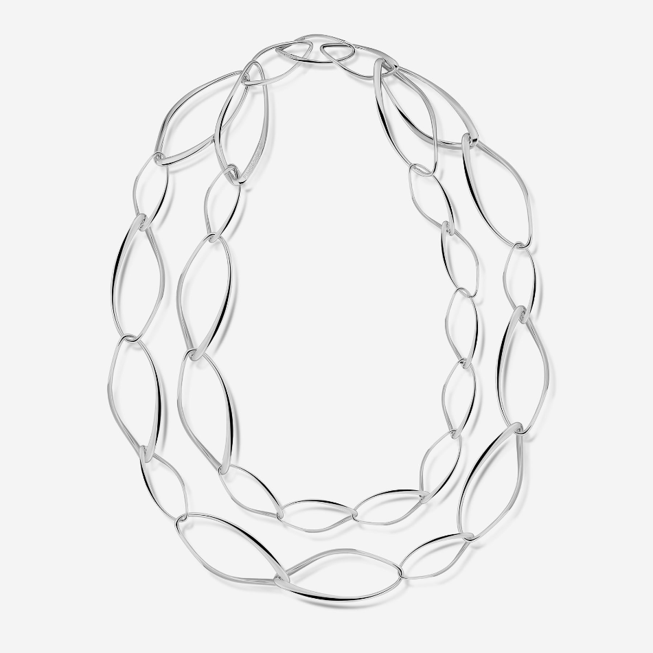 Details
Metals: 925‰ Sterling silver
Necklace Size: 950mm
Collection: CONVERSUS
Discover the Conversus collection by Pianegonda, precious silver jewels with sinuous and soft lines, able to enhance the beauty of those who wear them at all times. The catalog includes bracelets, necklaces, earrings and rings, carefully crafted to offer the ultimate experience on every occasion. Discover the beauty and elegance of Pianegonda jewels.