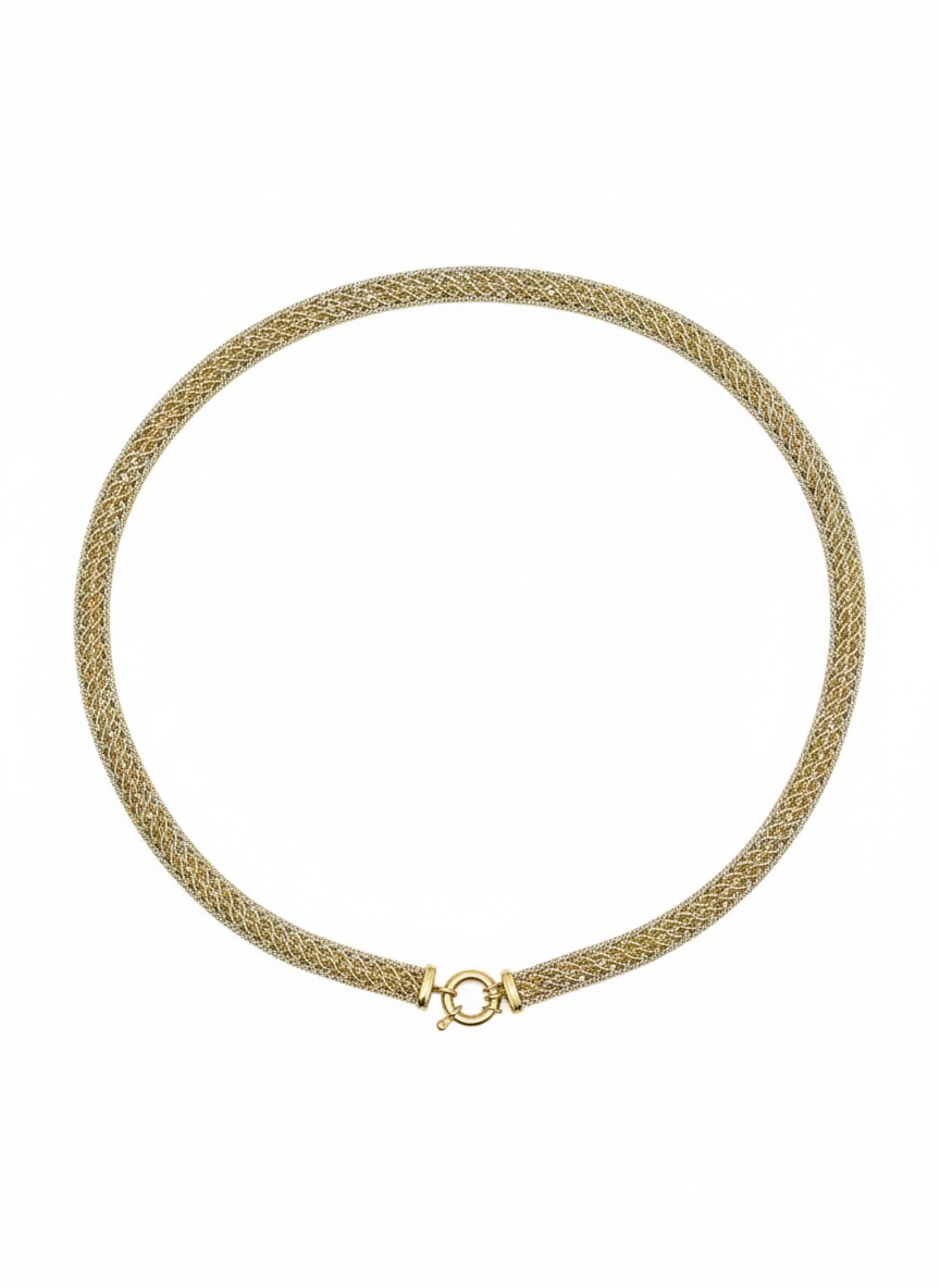 De 14 karaats gouden platte schakelketting, modelnummer JRS-5525, is een verfijnd sieraad met een lengte van 45 cm en een gewicht van 15,4 gram. Deze ketting, gemaakt van goudkleurig materiaal, heeft een glanzende afwerking en is perfect voor een elegante uitstraling. Draag het solo of combineer met andere kettingen voor een gelaagde look.  
  