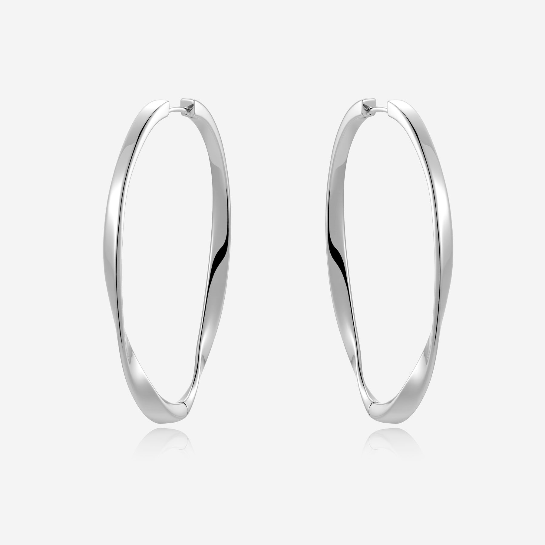 Metals: 925‰ Sterling silver
Earring Size: 60mm
Collection: SCRIPTA
The Scripta collection by Pianegonda consists of silver jewelery with a sinuous design, like a ribbon that winds around itself and adapts to the shape of the body wearing it. Here you will find bracelets, necklaces, rings and earrings designed to last over time and preserve the beauty of silver that has always distinguished Pianegonda jewels. Explore the Scripta collection now.