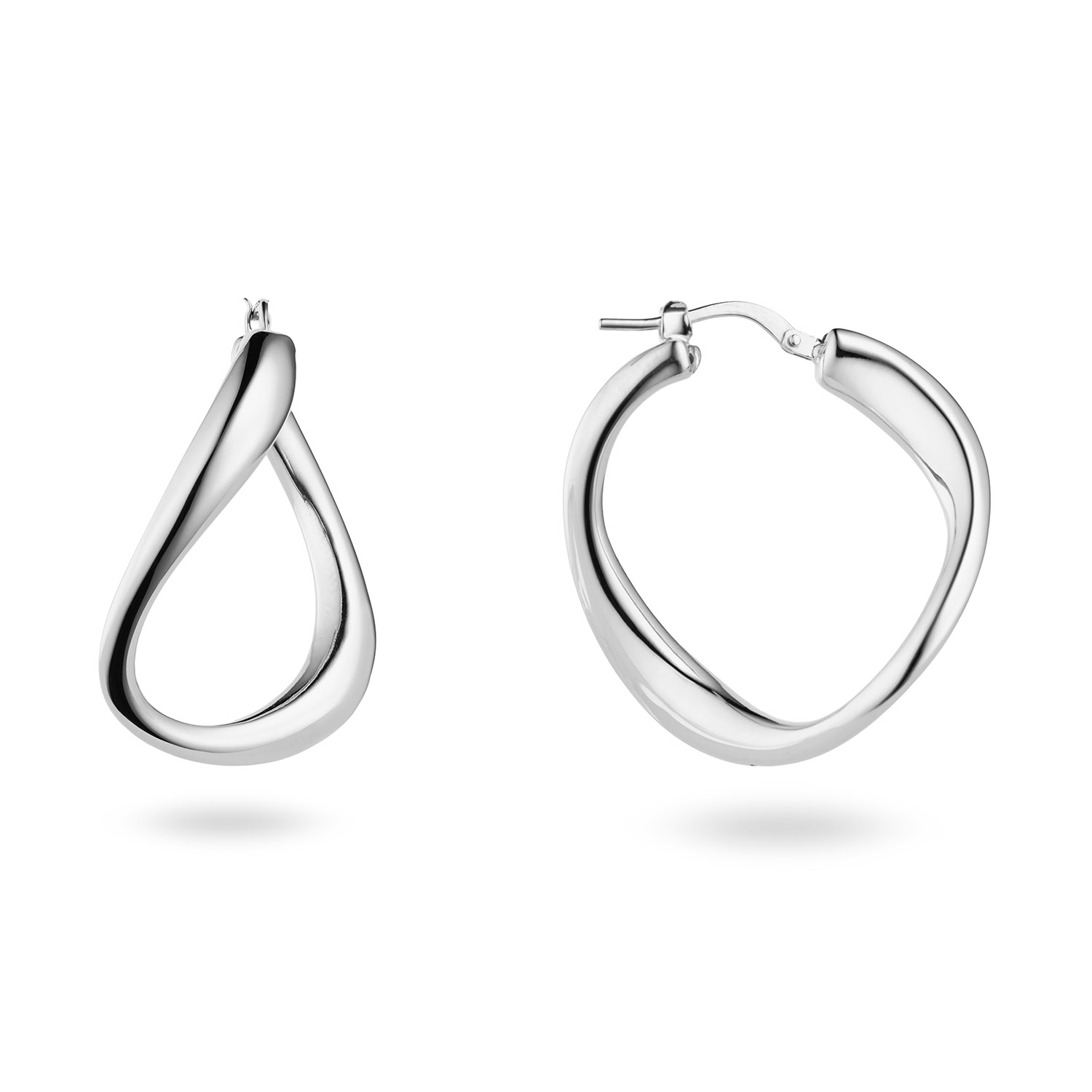 De Oorr. Chunky Chic Twist Rnd RD925, modelnummer 107069800, is een prachtige zilveren creool oorbel met een diepte en breedte van 5.0 mm en een gewicht van 5.36 gram. Combineer deze stoere en elegante oorbellen met een casual of chique outfit voor een opvallende look. Perfect voor dagelijks gebruik of speciale gelegenheden.