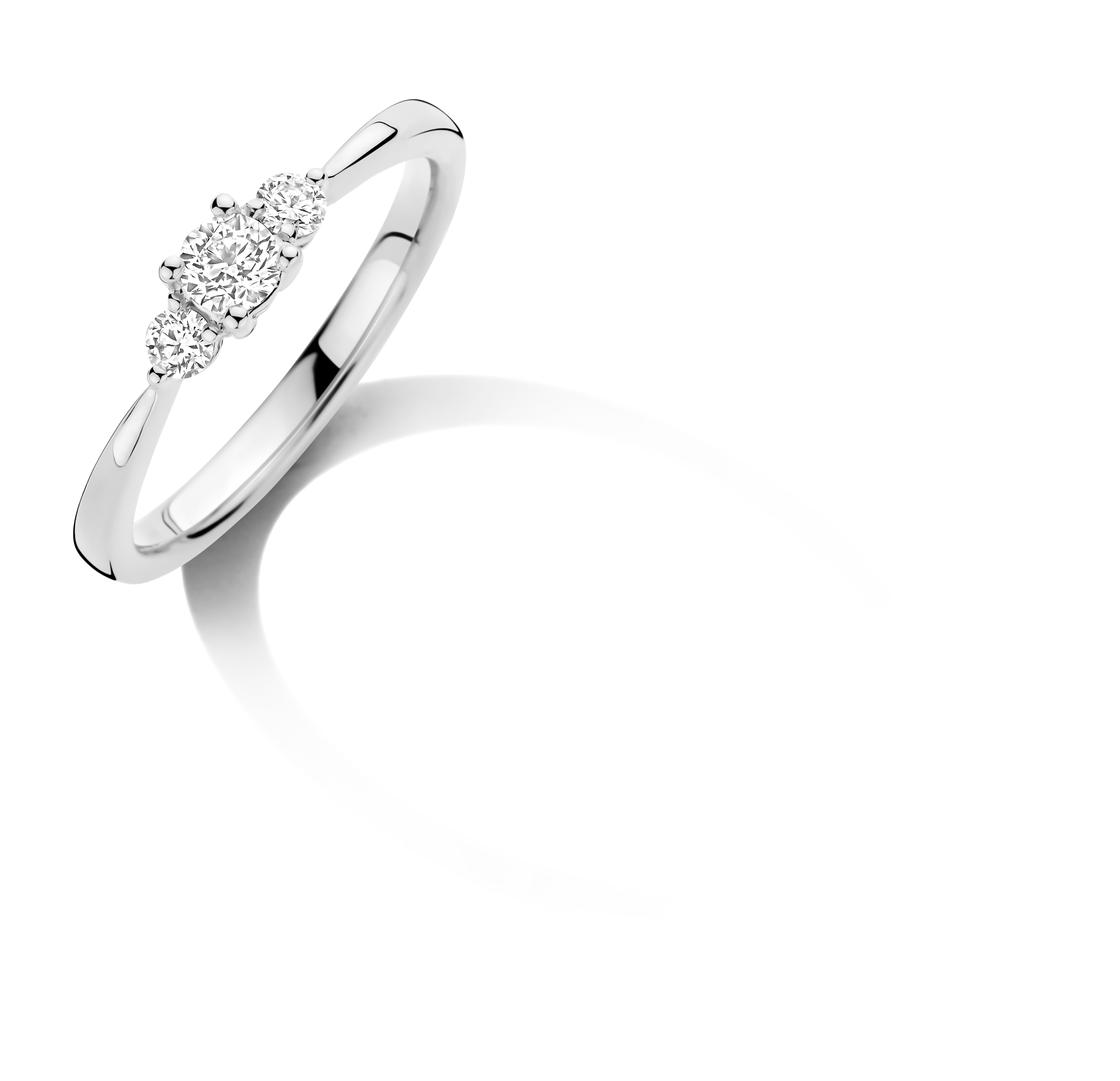 Witgouden ring 18kt met diamanten 0.32ct.