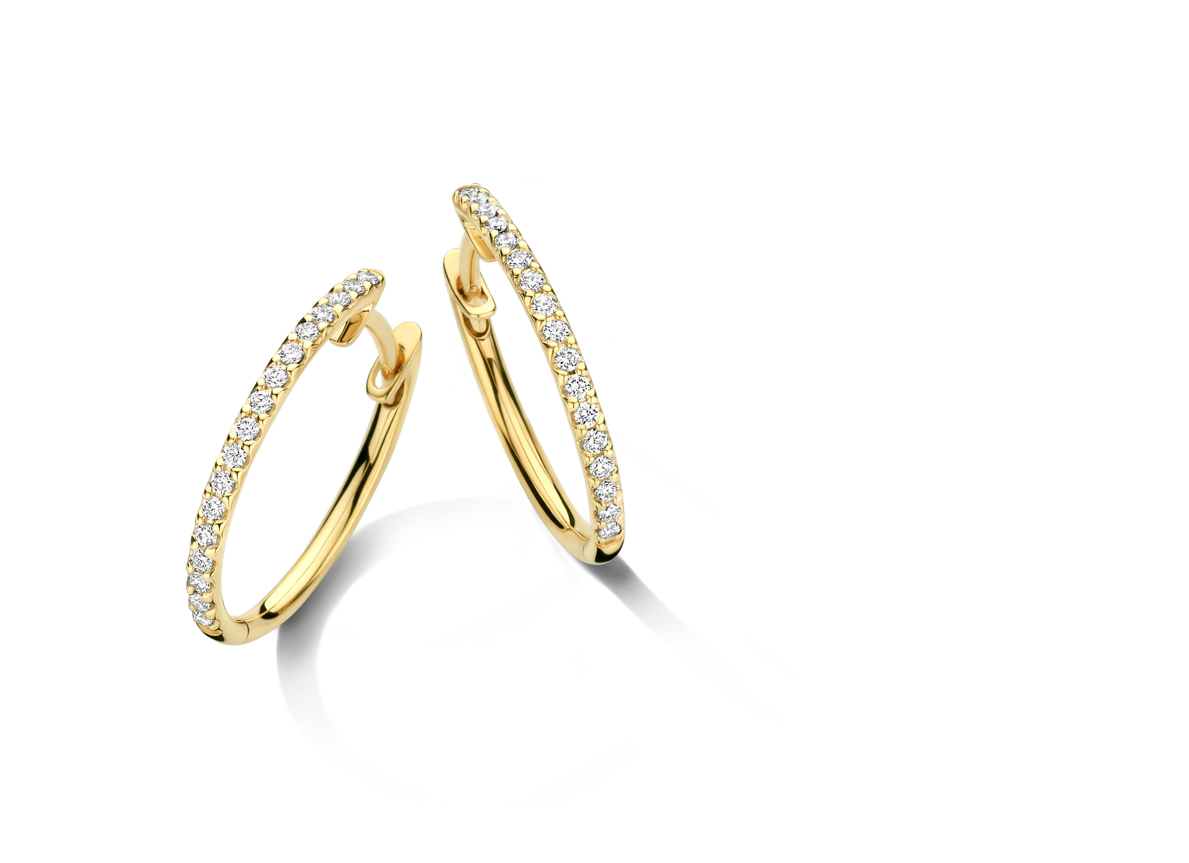 Geelgouden creolen 18kt met diamanten 0.18ct.