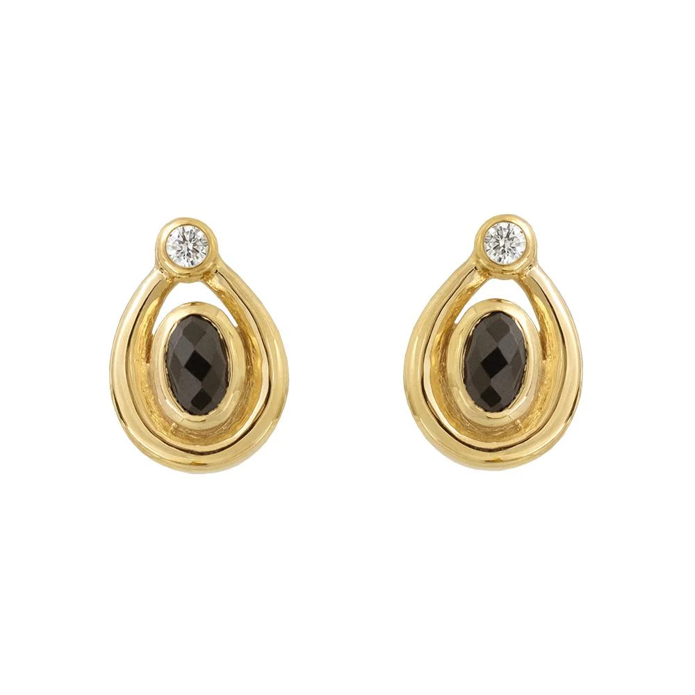 De Oorknop Blushing (GP), modelnummer 82805394, is een verfijnde sieraad onder de categorie "JEWEL", specifiek ontworpen als "STUD_EARRINGS". Het beste draag je deze elegante oorbellen bij formele of feestelijke gelegenheden om je look subtiel te verfraaien. Combineer ze met een opgestoken kapsel voor een verfijnde uitstraling.
