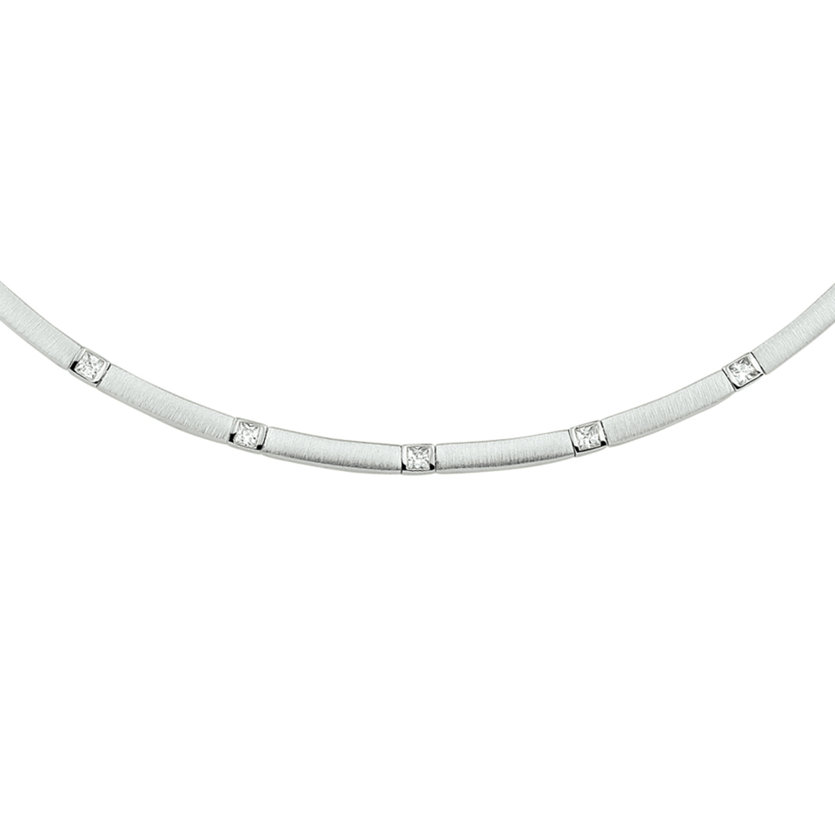 Gerhodineerd zilveren 3.3mm breed collier met een lengte van 43cm en uitgevoerd met zirkonia in een zetkast. Het collier is te combineren met bijpassende sieraden uit onze collectie.