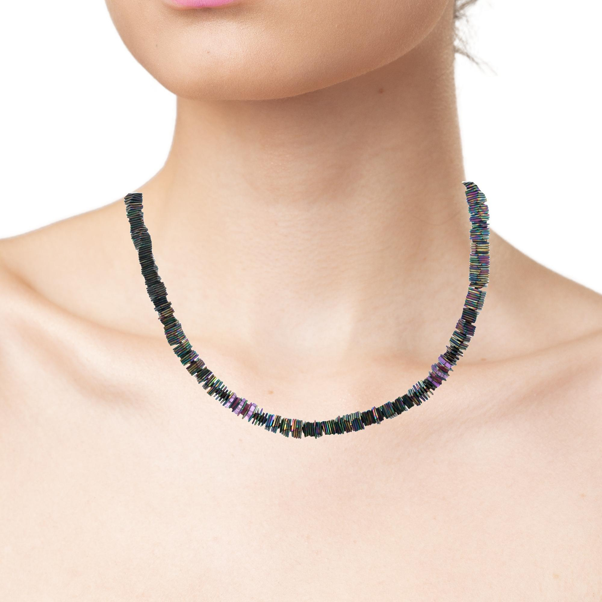 Entdecken Sie das stilvolle Produkt f&uuml;r Damen. Perfekt f&uuml;r den allt&auml;glichen Chic oder besondere Anl&auml;sse. Kombinieren Sie es mit eleganten Accessoires und Schuhen, um Ihren Look zu vervollst&auml;ndigen. Ideal f&uuml;r modebewusste Frauen, die Wert auf Qualit&auml;t und Stil legen. Ein Must-Have in Ihrem Kleiderschrank!