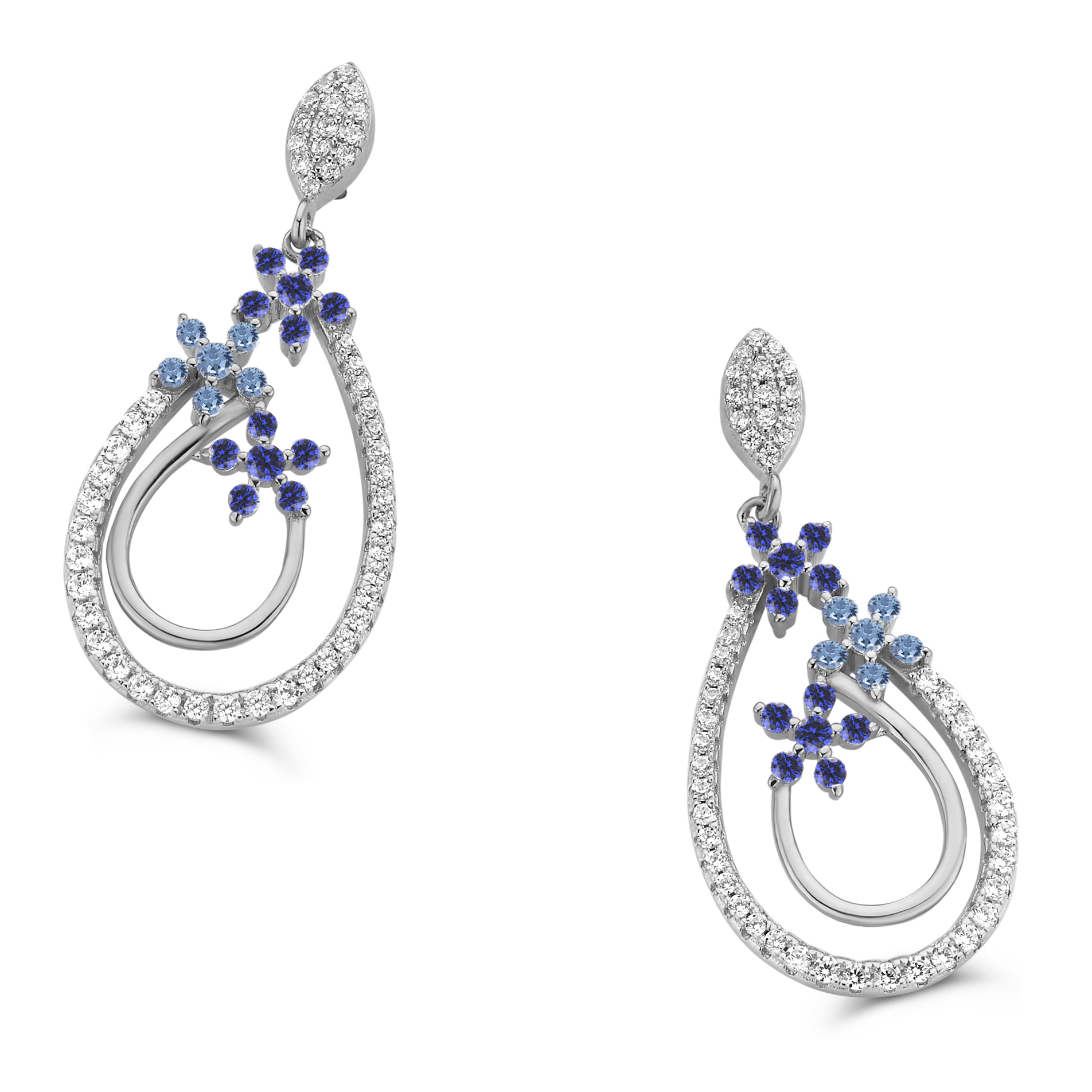 De EA2083TA creolen zijn prachtige sieraden die je look compleet maken. Deze creolen zijn veelzijdig en stijlvast, ideaal voor zowel casual als formele gelegenheden. Draag ze met opgestoken haar voor een elegante uitstraling of met los haar voor een meer ontspannen look. Onmisbaar in je sieradencollectie. Perfect om je outfit te verfraaien.