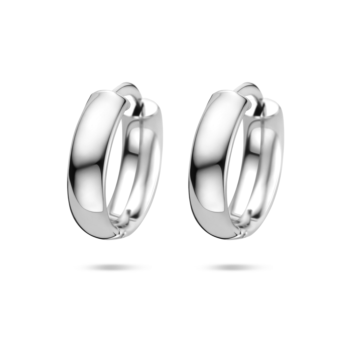 Gerhodineerd 925 zilveren klapoorringen met een buisdikte van 5mm.
