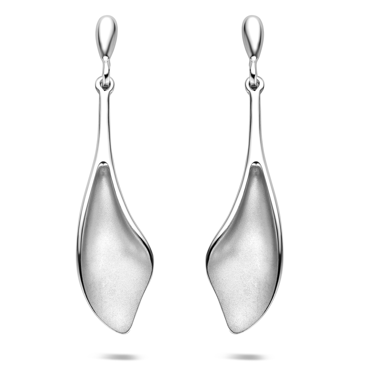 Gerhodineerd 925 zilveren oorhangers met een totale hoogte van 41mm.