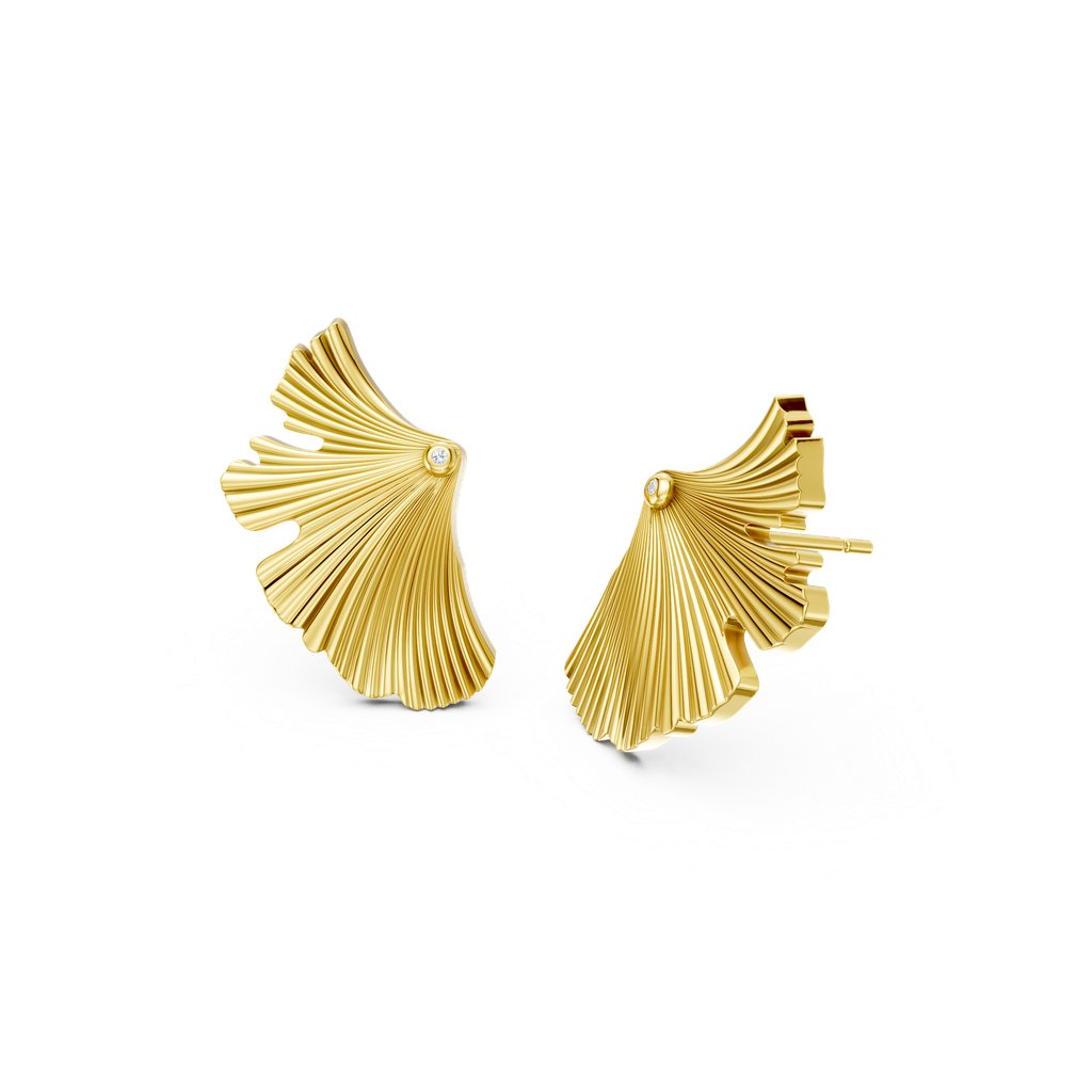 Oorbellen zilver goudkleurig in vorm van Ginkgo Biloka blad + diamant