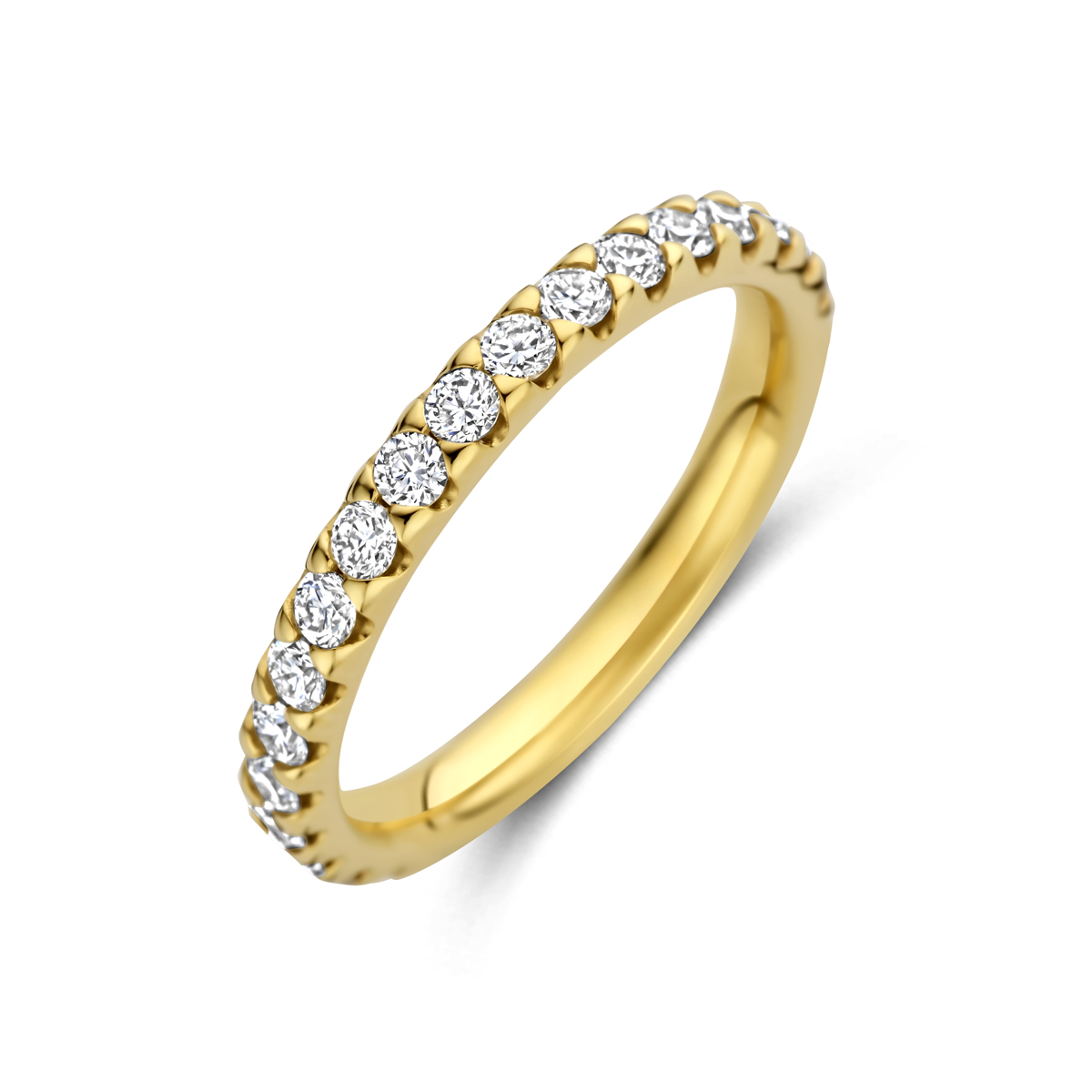 14k Geelgouden ring uitgevoerd met lab grown diamant. De ring heeft een breedte van 2.5mm. Het totale diamantgewicht is 1.00ct. Onder extreem hoge druk en temperatuur wordt het natuurlijk ontstaansproces nagebootst met als eindresultaat een diamant met dezelfde chemische eigenschappen maar met een andere oorsprong.