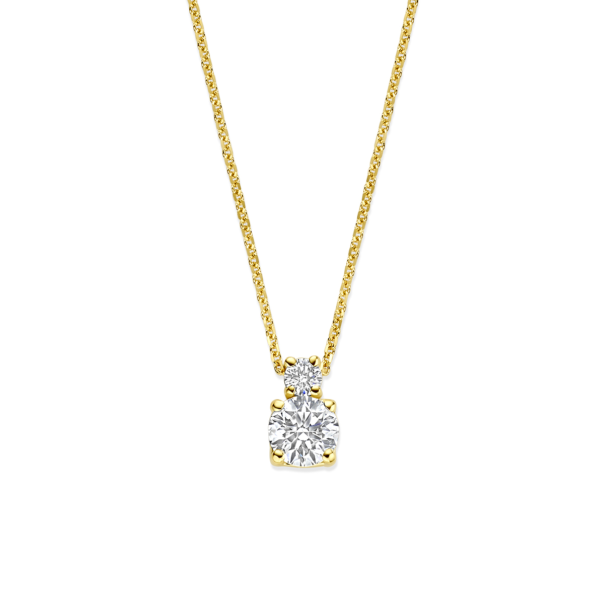 14k Geelgouden collier uitgevoerd met lab grown diamant. Het collier heeft draaglengtes van 40-42-44cm en een schakelbreedte van 0.5mm. Uitgevoerd met karabijnsluiting. Het totale diamantgewicht is 0.45ct. Onder extreem hoge druk en temperatuur wordt het natuurlijk ontstaansproces nagebootst met als eindresultaat een diamant met dezelfde chemische eigenschappen maar met een andere oorsprong.