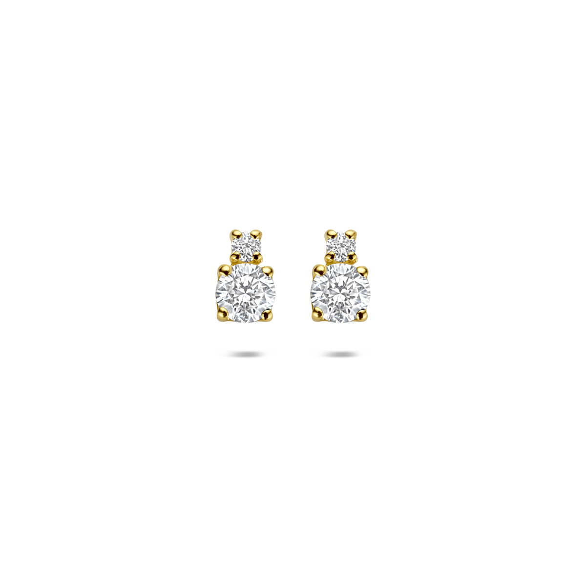 14k Geelgouden oorknoppen uitgevoerd met lab grown diamant. Het totale diamantgewicht is 0.90ct. De oorknoppen hebben een afmeting van 7x4,5mm.&nbsp;Lab grown diamanten zijn diamanten die ontstaan in een laboratorium. Onder extreem hoge druk en temperatuur wordt het natuurlijk ontstaansproces nagebootst met als eindresultaat een diamant met dezelfde chemische eigenschappen maar met een andere oorsprong.