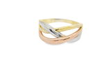 De Huiscollectie 14krt tri-color gouden ring, modelnummer 1508776, is een prachtige juweelring. Het hoogtepunt is het driekleurige ontwerp in geel, wit en ros&eacute;goud, dat veelzijdigheid en elegantie biedt. Draag deze ring als een statementstuk op zichzelf of combineer met andere gouden sieraden voor een verfijnde, gelaagde look. Perfect voor elke gelegenheid.