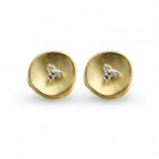 Deze oorringen kunnen ook gemaakt worden met uw oud goud. Geef 3.4 gr 18 kt en betaal slechts 293&euro;.