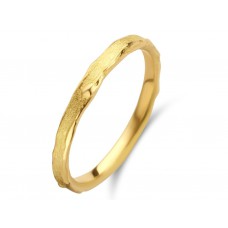 Trouwring 18 kt 4 mm. Dit model kan ook gemaakt worden met uw oud goud. Geef 7.8 gram 18 kt goud en betaal enkel het maakloon &euro;341. Dit model kan ook in wit goud en ros&eacute;goud gemaakt worden.